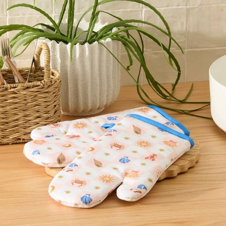 Premium Heat Resistant Oven Mitts (2 Pcs)